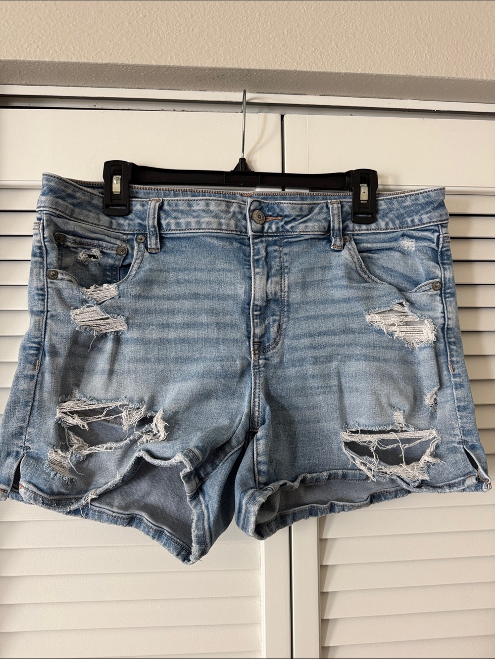 American Eagle Outfitters Light Wash Distressed Denim Shorts